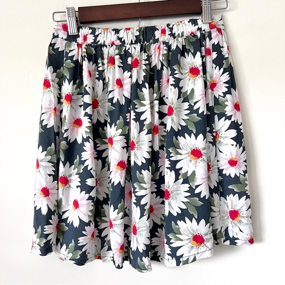 Hollister Floral Skirt Bundle size S Elastic Waist Mini Button Summer 0163 - Picture 8 of 12